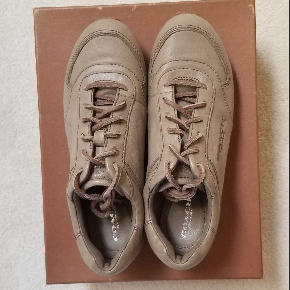 Coach Raeann Soft Vintage Leather Sneakers - Sz 5 - Picture 2 of 9